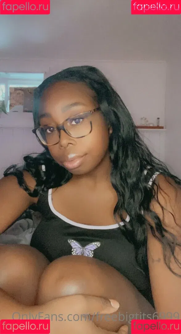 freebigtits6999 Onlyfans Photo Gallery 