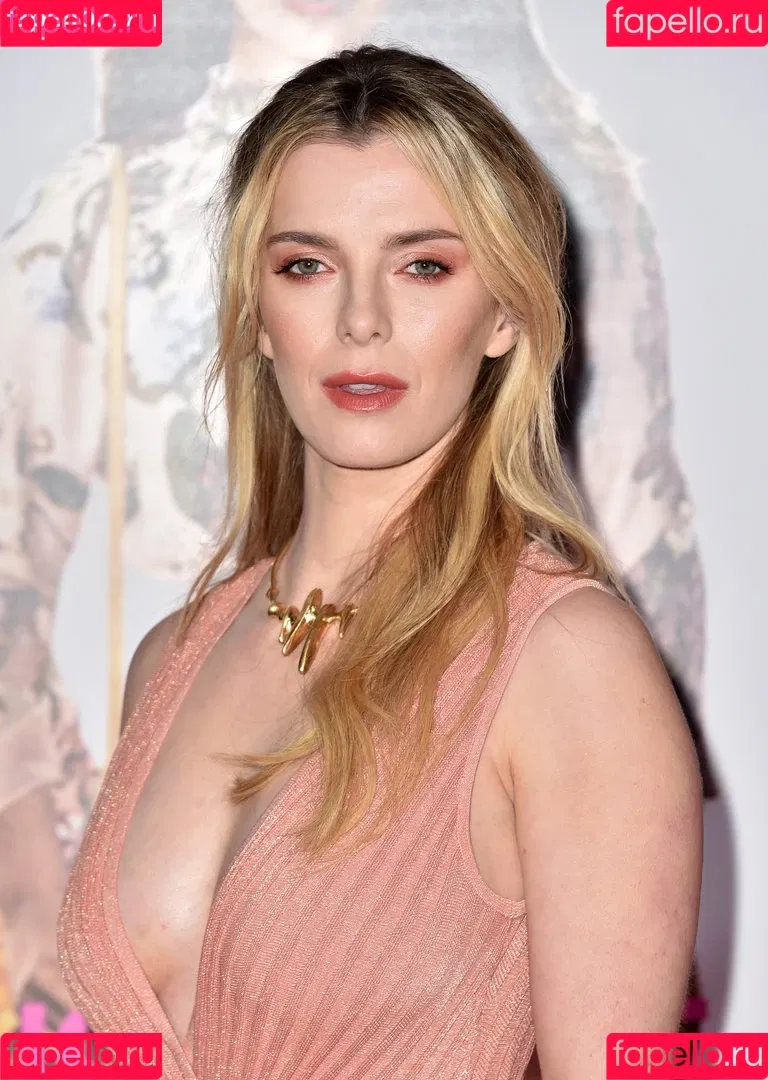 Betty Gilpin full onlyfans nude 