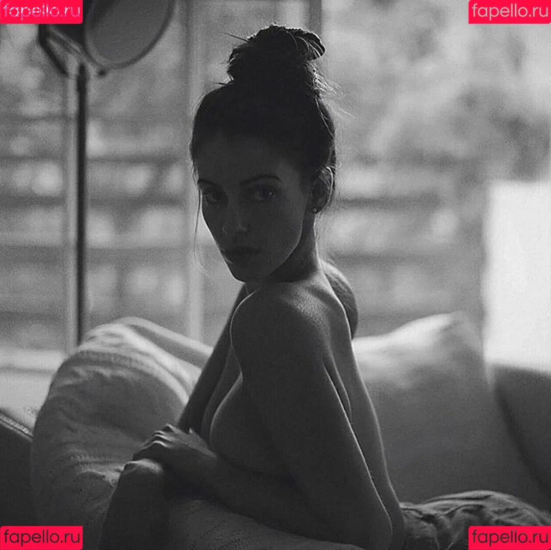 Jessica Lowndes Onlyfans Photo Gallery 