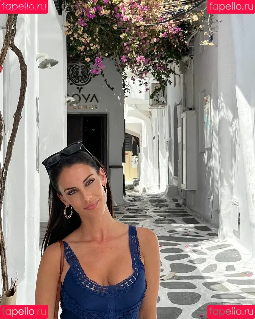 Jessica Lowndes Onlyfans Photo Gallery 