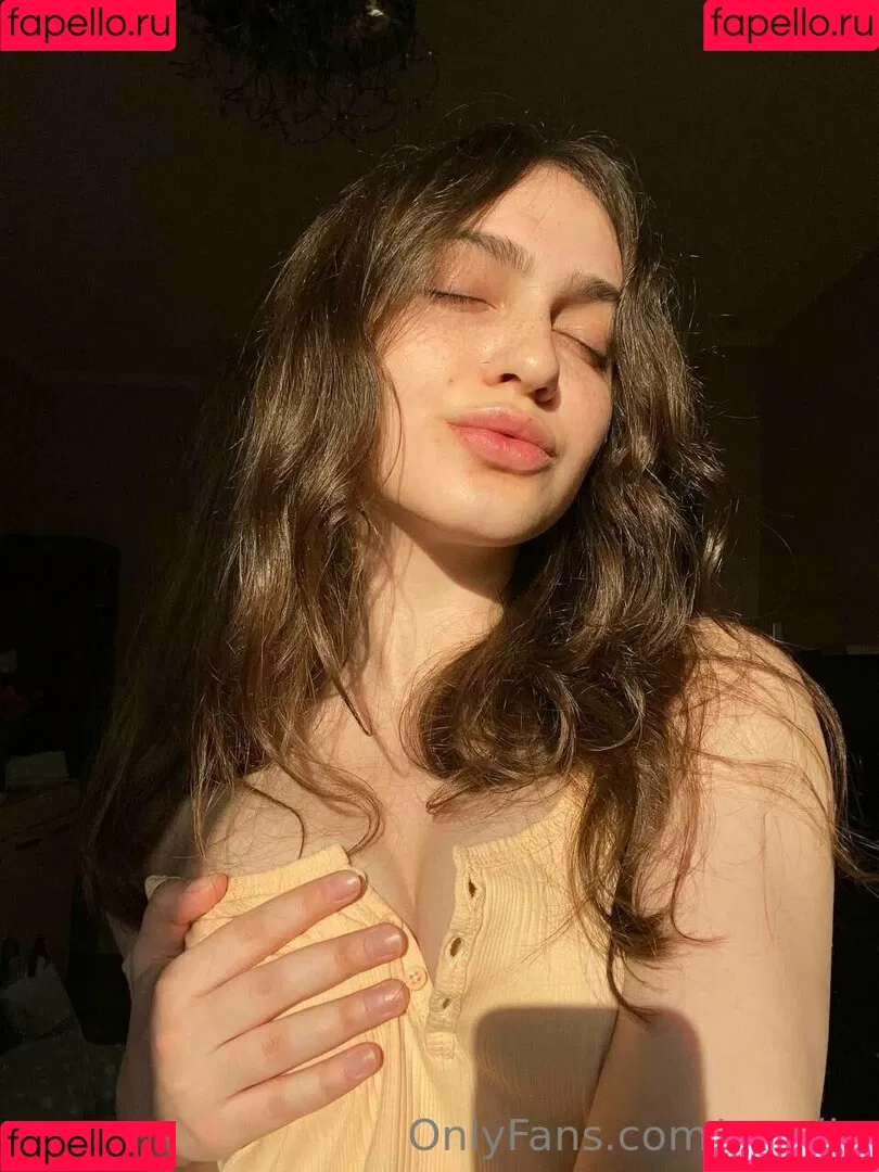 eve.lin Onlyfans Photo Gallery 