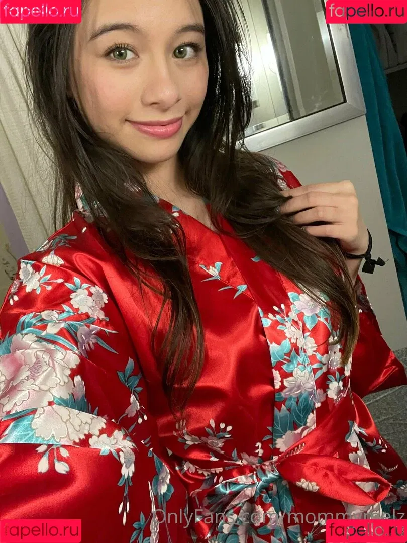 mommymelz Onlyfans Photo Gallery 
