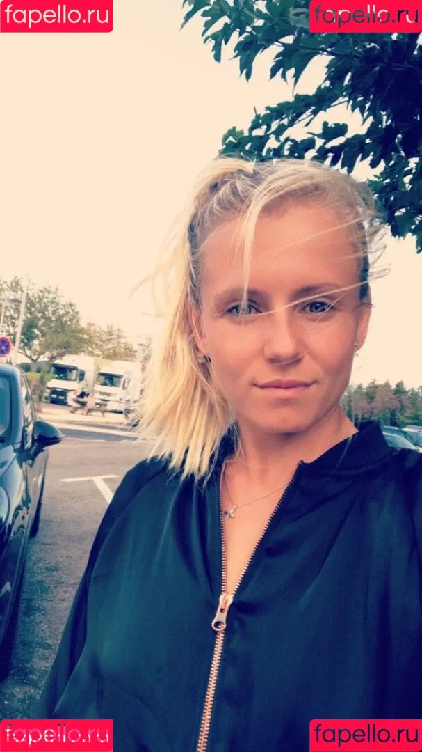 Julia Simic Onlyfans Photo Gallery 