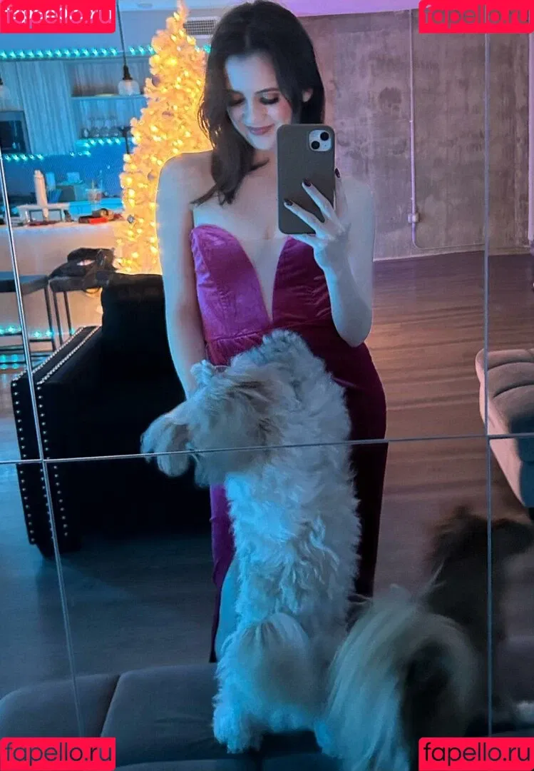 Laura Marano Onlyfans Photo Gallery 