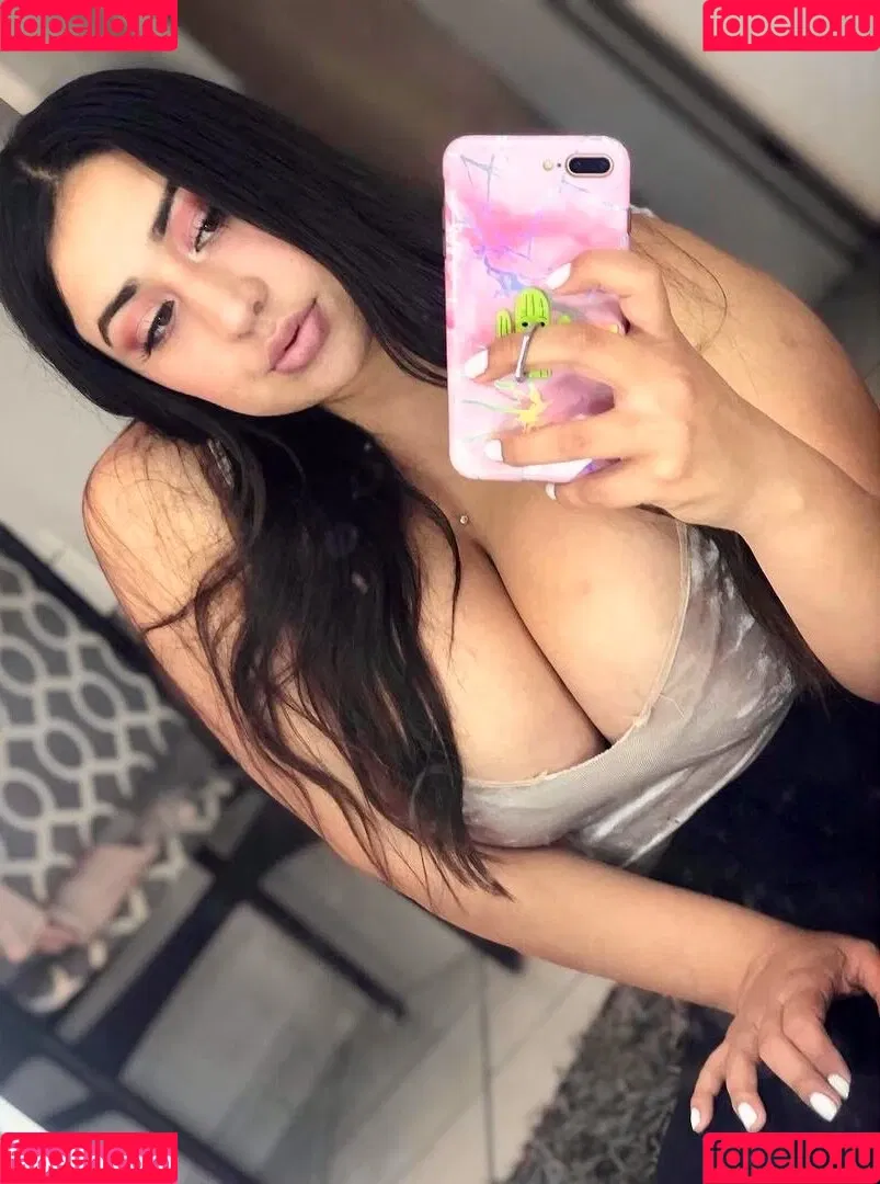 Jazmin Gurrola Onlyfans Photo Gallery 