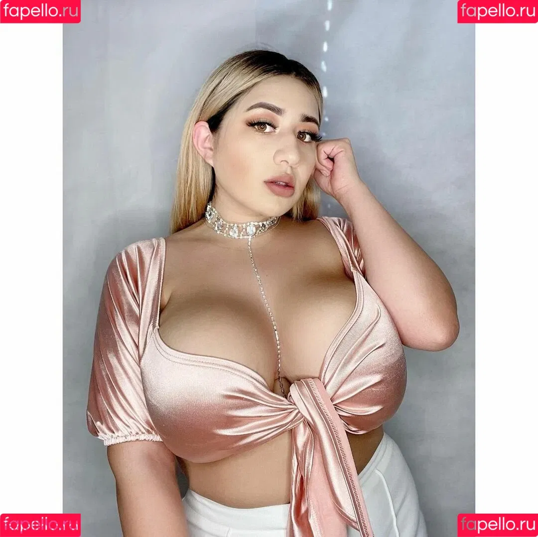 Jazmin Gurrola Onlyfans Photo Gallery 