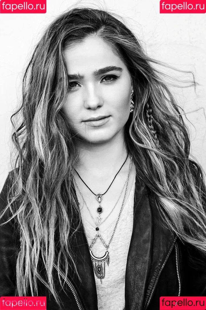 Haley Lu Richardson Onlyfans Photo Gallery 