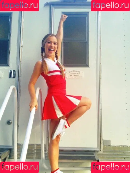 Haley Lu Richardson Onlyfans Photo Gallery 