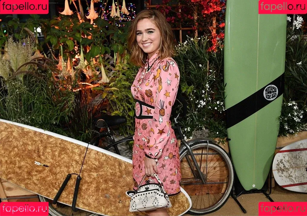 Haley Lu Richardson Onlyfans Photo Gallery 