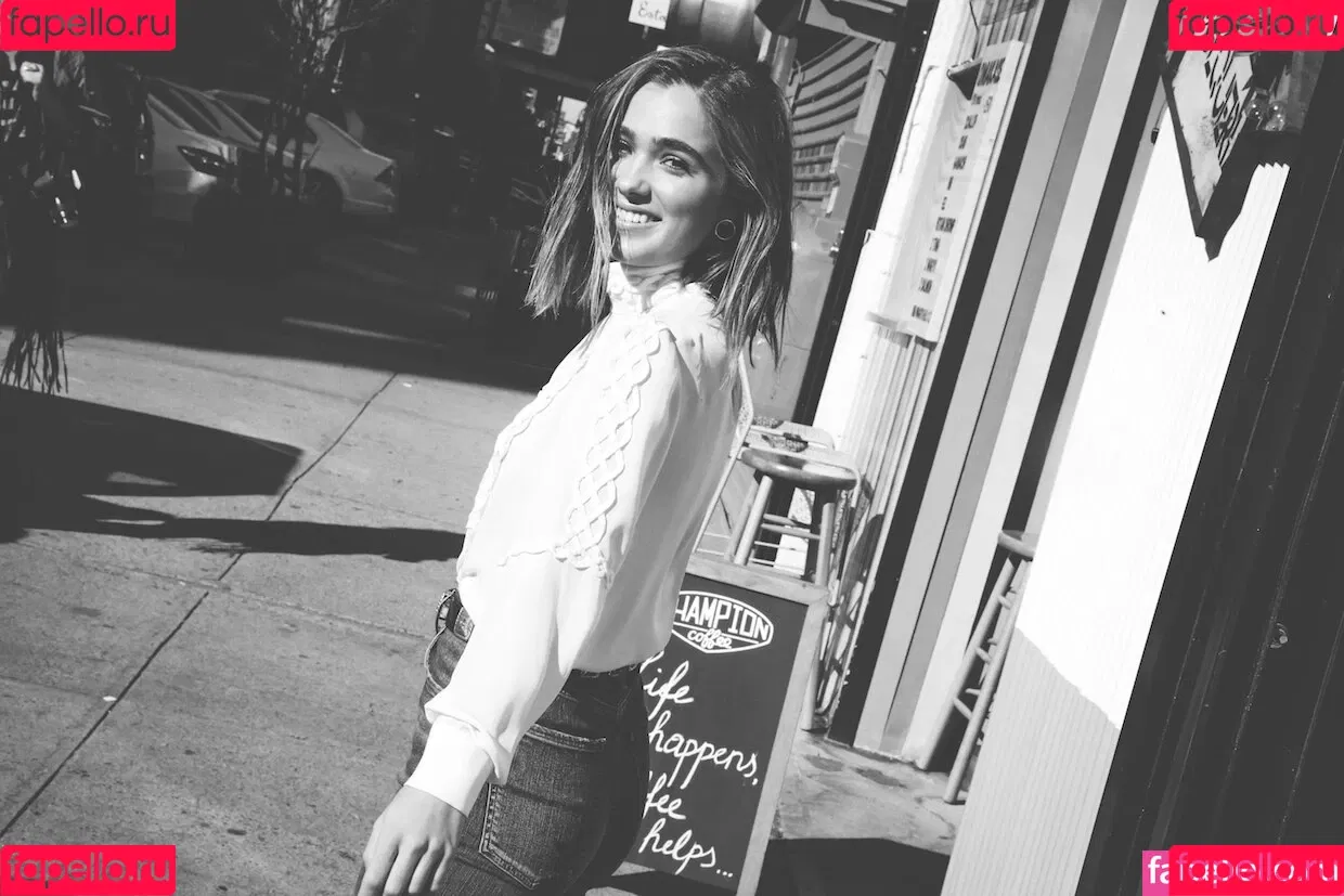 Haley Lu Richardson Onlyfans Photo Gallery 