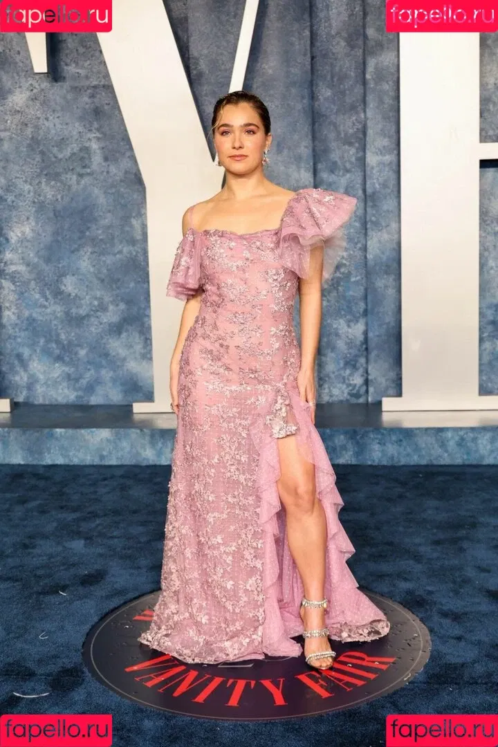 Haley Lu Richardson Onlyfans Photo Gallery 
