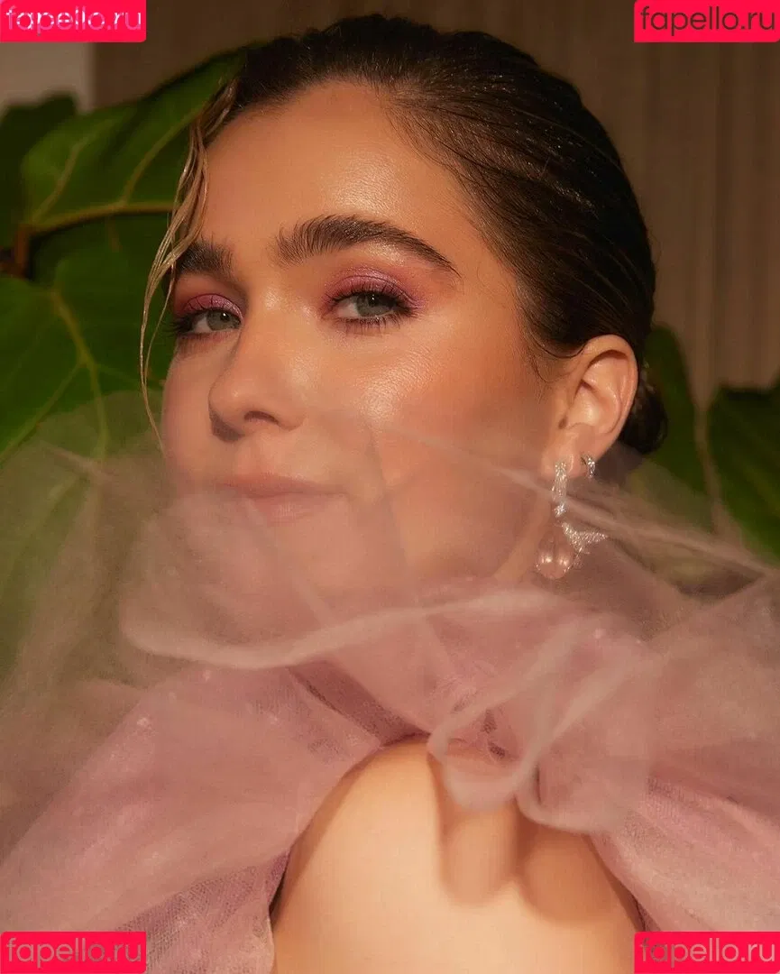 Haley Lu Richardson Onlyfans Photo Gallery 