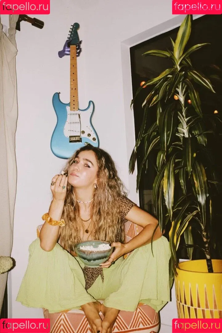 Haley Lu Richardson Onlyfans Photo Gallery 