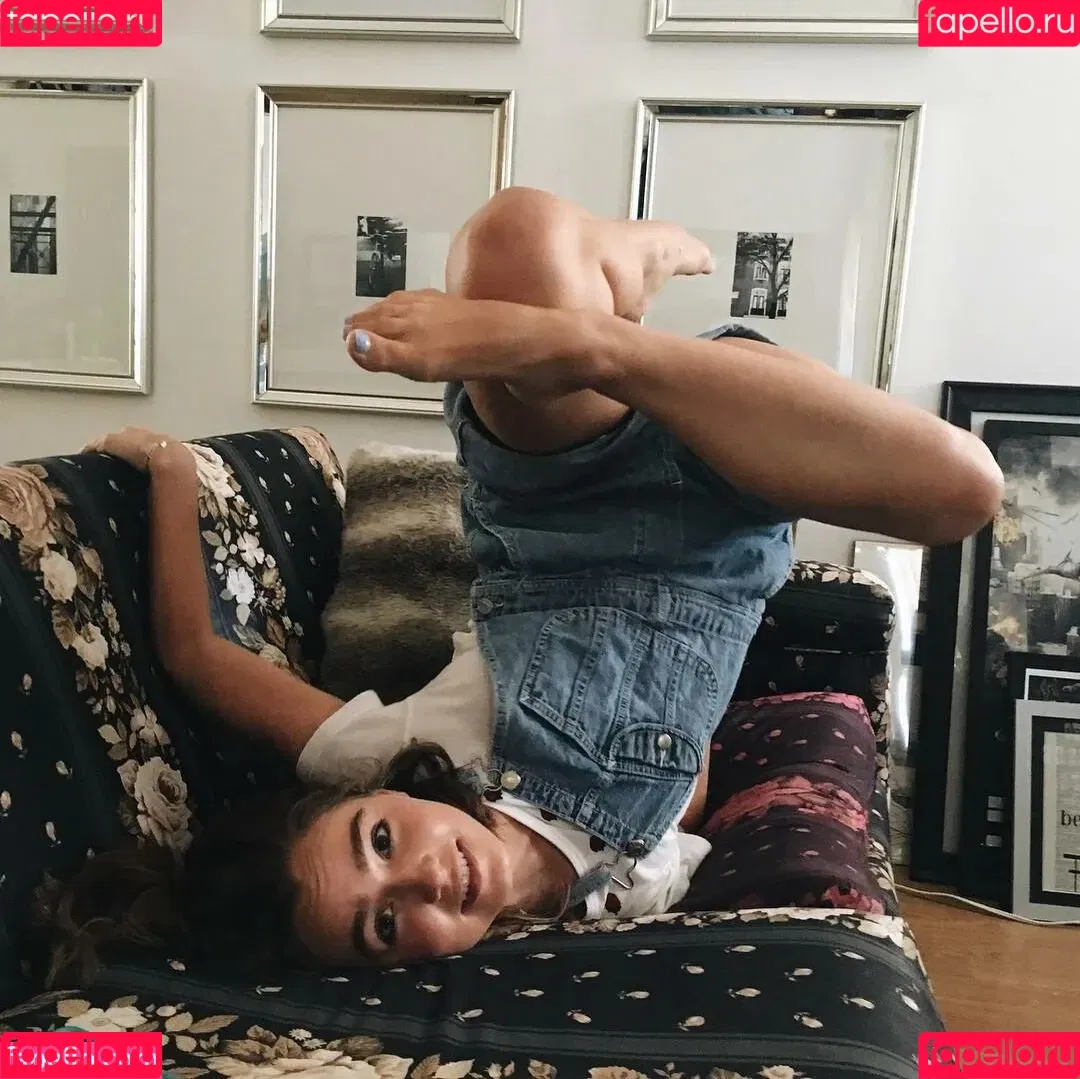 Haley Lu Richardson Onlyfans Photo Gallery 