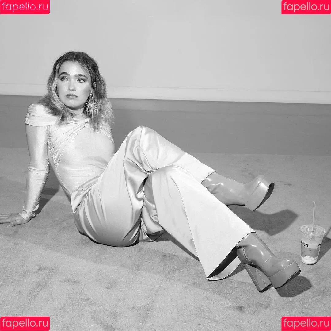 Haley Lu Richardson Onlyfans Photo Gallery 