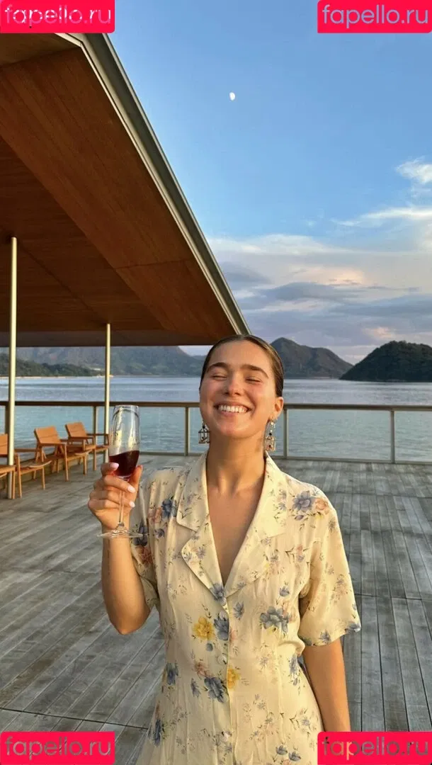 Haley Lu Richardson Onlyfans Photo Gallery 
