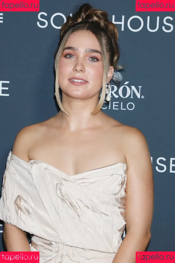 Haley Lu Richardson Onlyfans Photo Gallery 