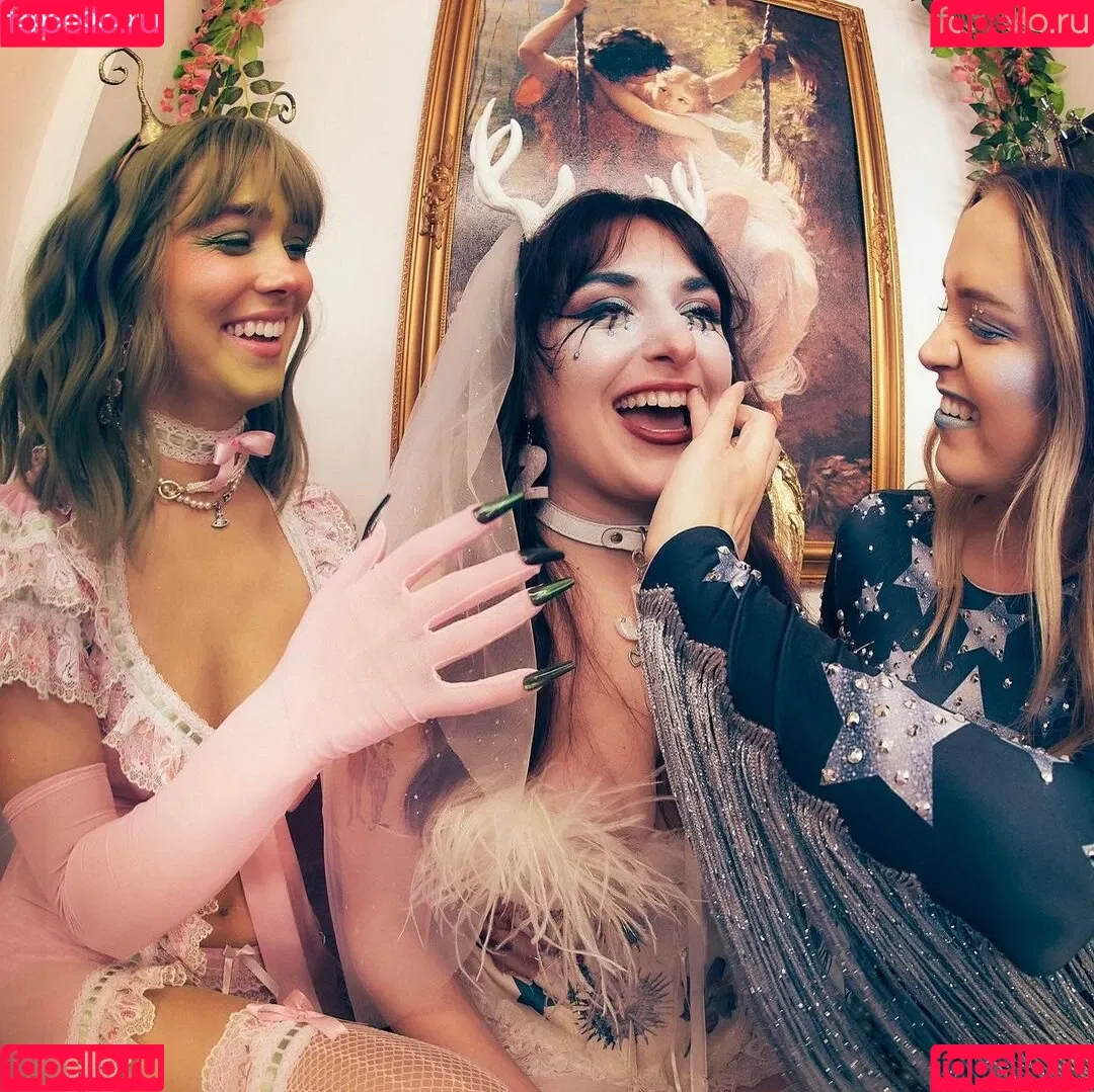 Haley Lu Richardson Onlyfans Photo Gallery 