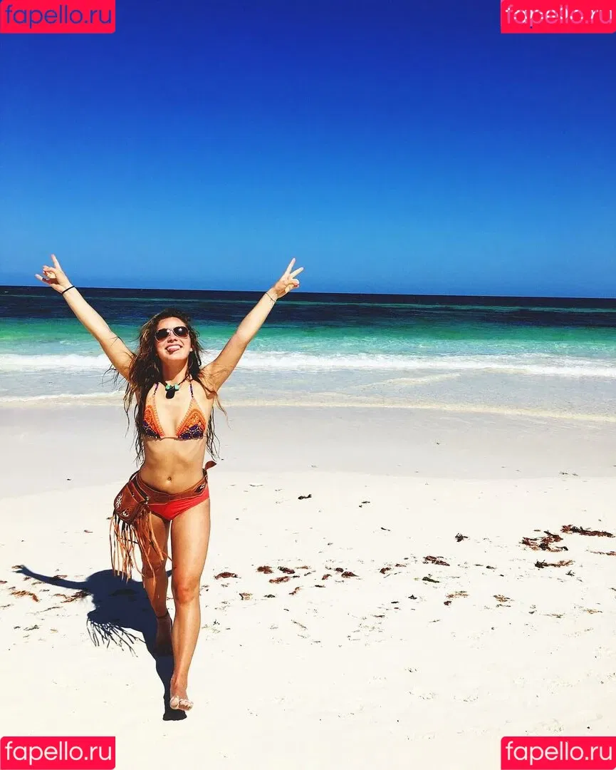 Haley Lu Richardson Onlyfans Photo Gallery 