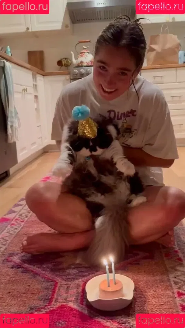Haley Lu Richardson Onlyfans Photo Gallery 