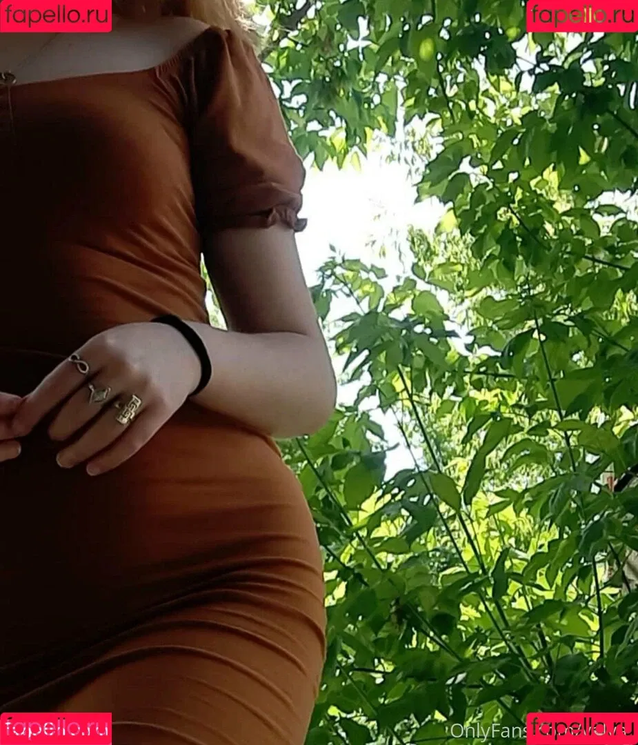 valya_ Onlyfans Photo Gallery 