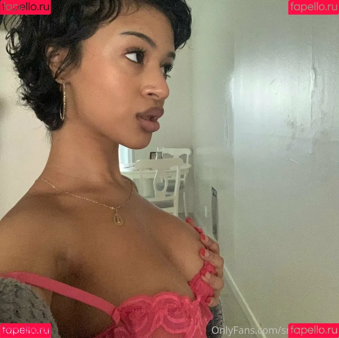 Smokianaaa Onlyfans Photo Gallery 