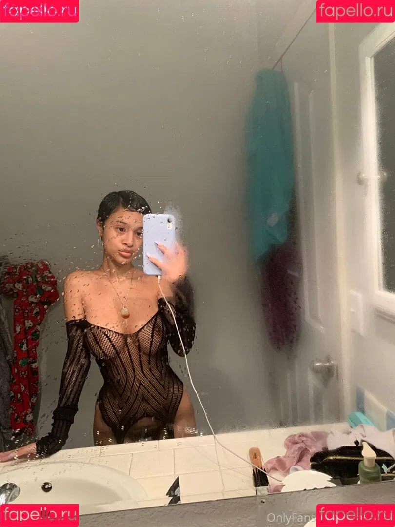 Smokianaaa Onlyfans Photo Gallery 