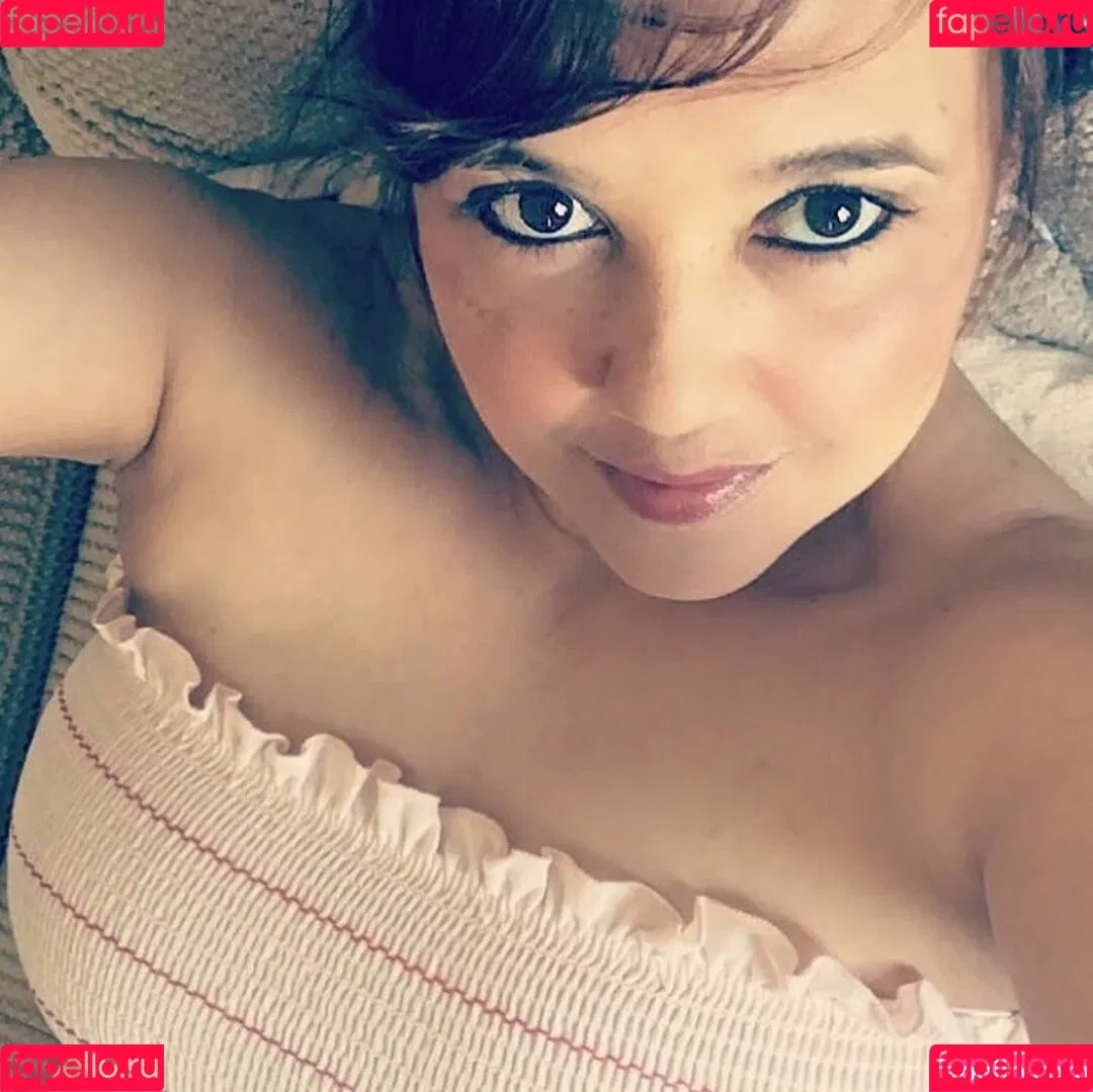 Yasmin Onlyfans Photo Gallery 