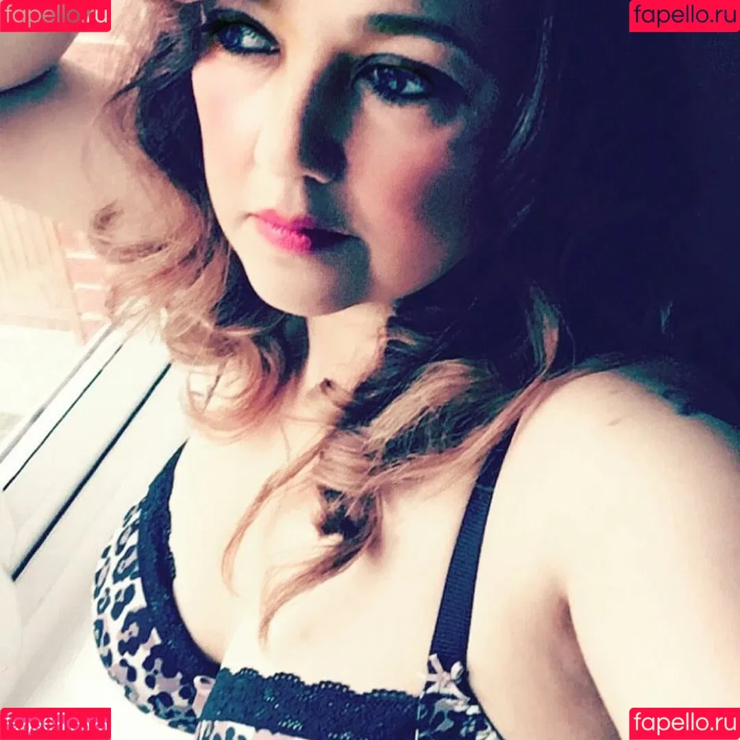 Yasmin Onlyfans Photo Gallery 