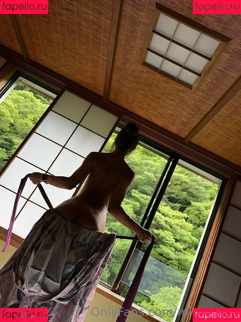 Mira Onlyfans Photo Gallery 