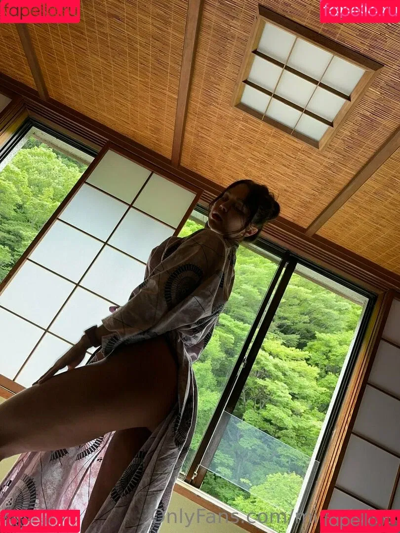 Mira Onlyfans Photo Gallery 