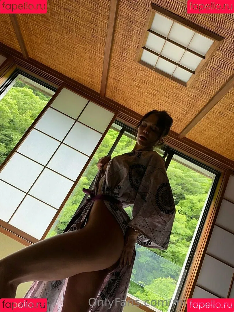 Mira Onlyfans Photo Gallery 