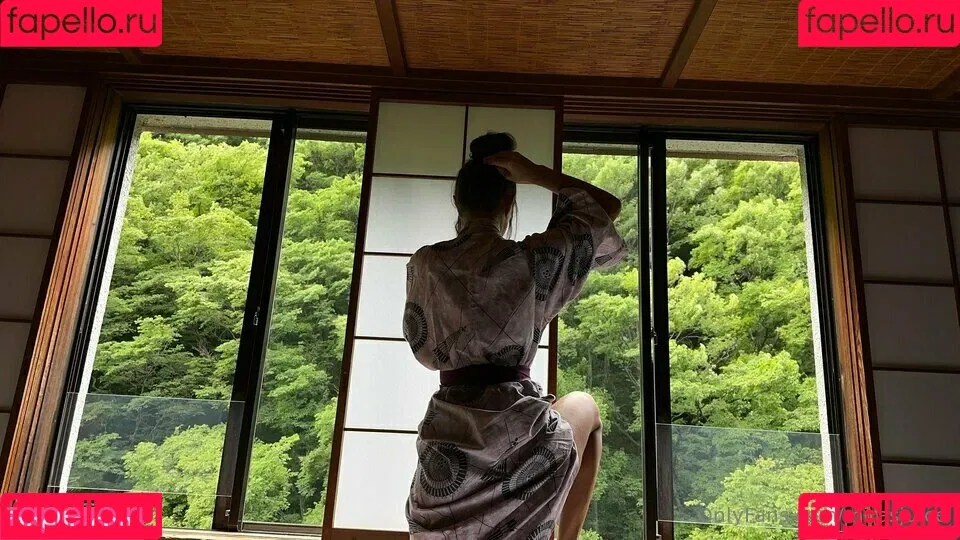 Mira Onlyfans Photo Gallery 
