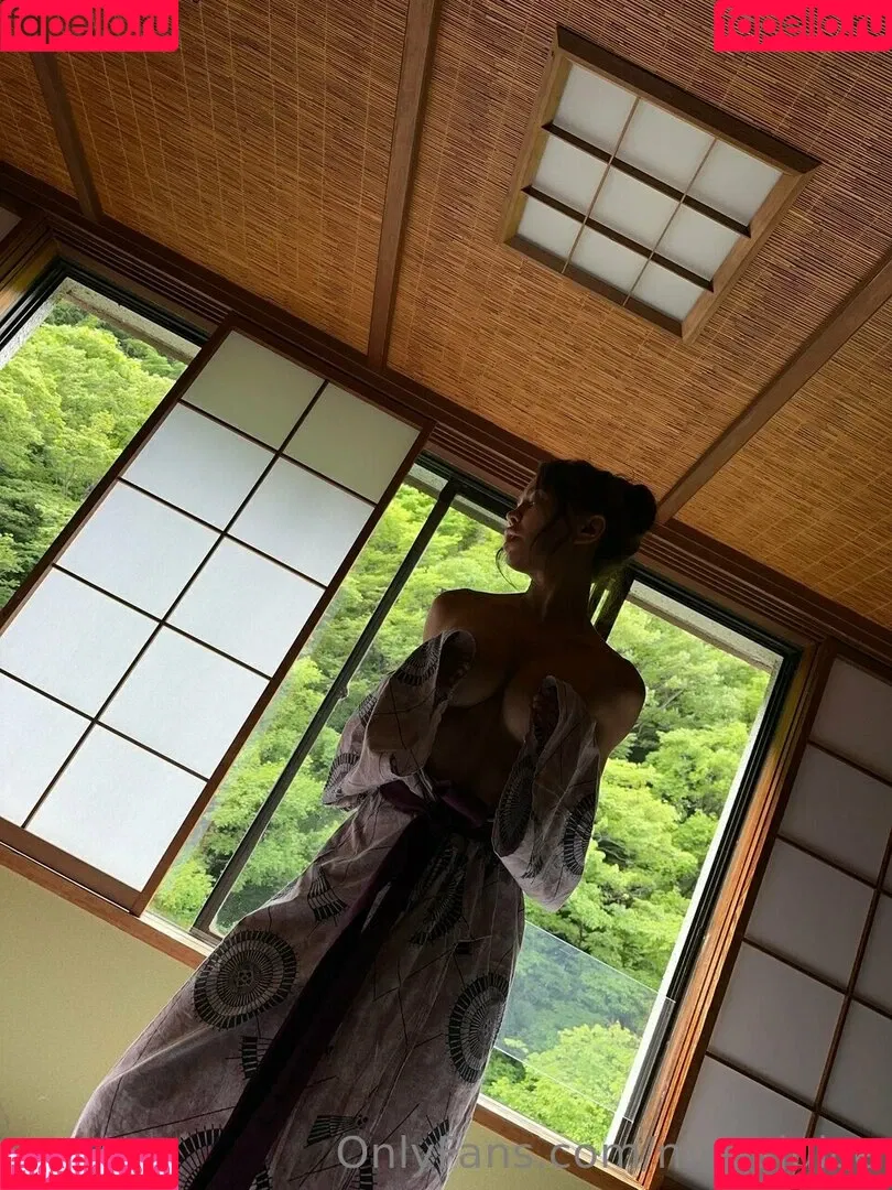 Mira Onlyfans Photo Gallery 