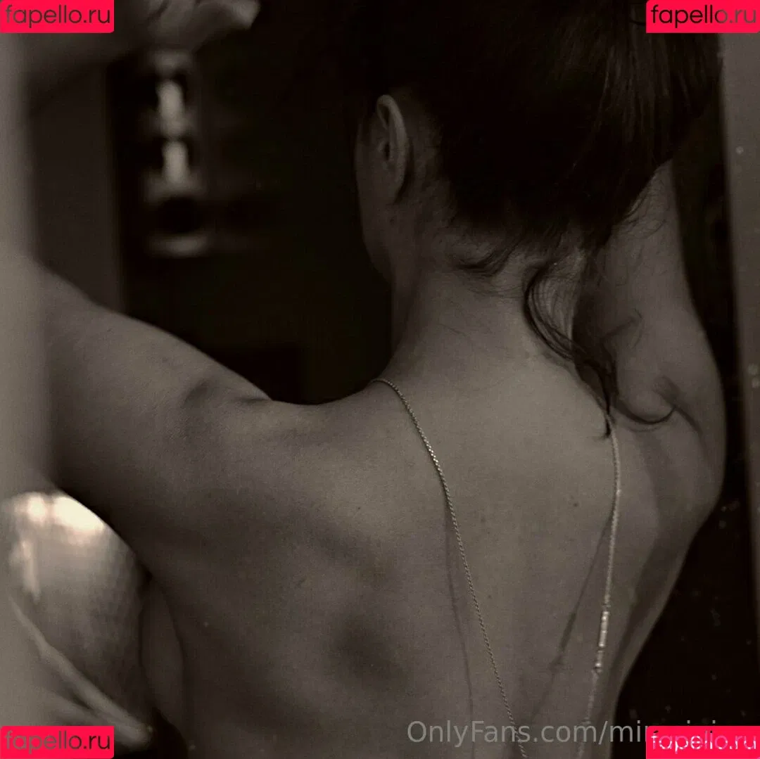 Mira Onlyfans Photo Gallery 