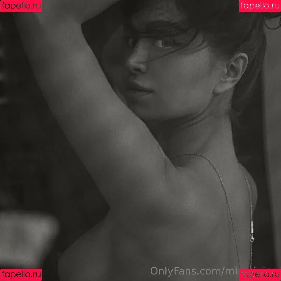 Mira Onlyfans Photo Gallery 
