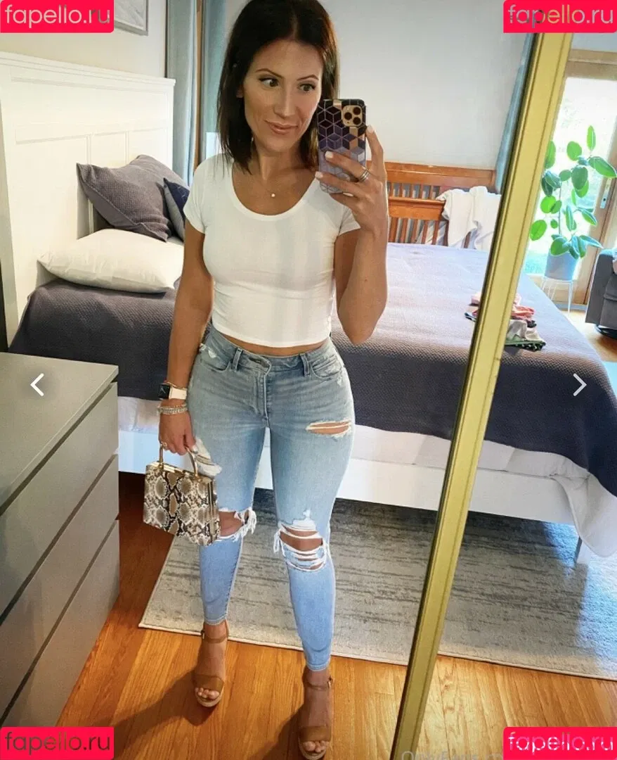 Elle Baker Onlyfans Photo Gallery 