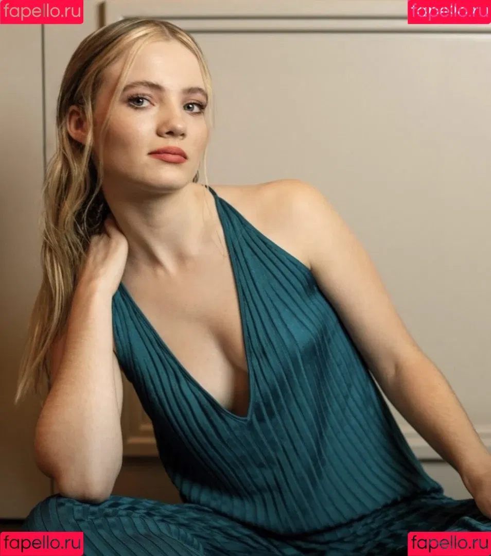 Freya Allan Onlyfans Photo Gallery 