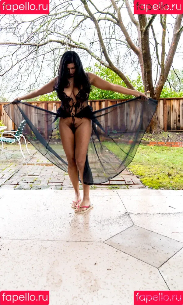 Devi The Model Onlyfans Photo Gallery 