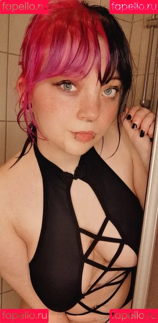 littlescarefox Onlyfans Photo Gallery 