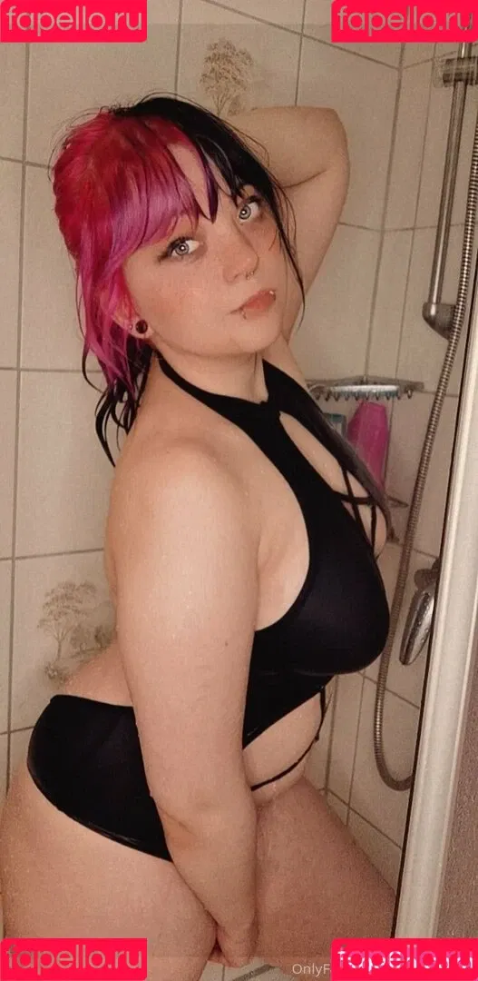 littlescarefox Onlyfans Photo Gallery 