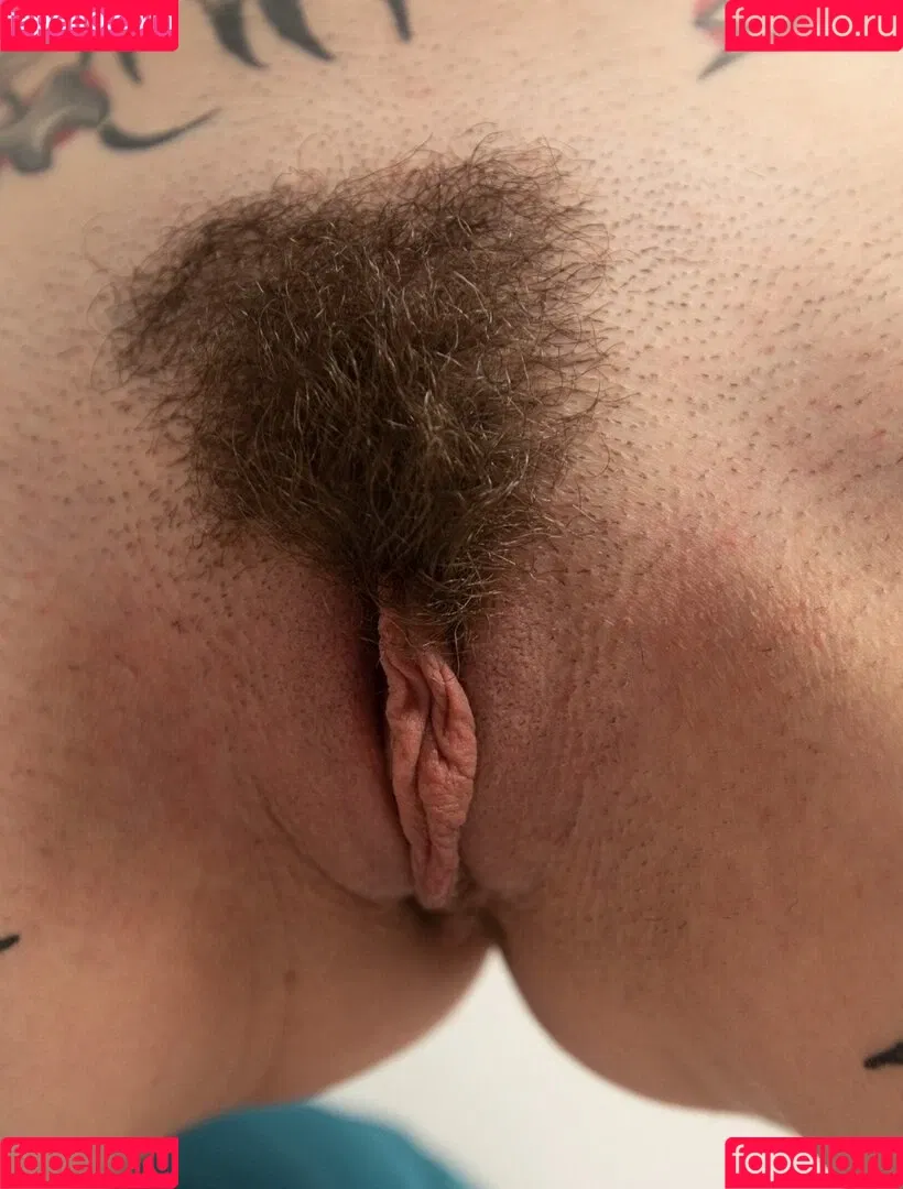 n0eml Onlyfans Photo Gallery 