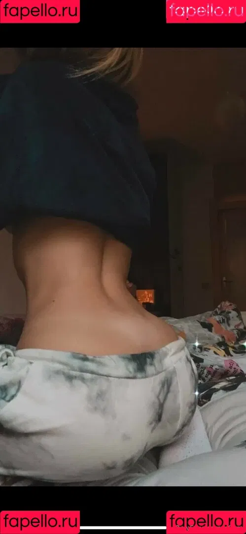 n0eml Onlyfans Photo Gallery 