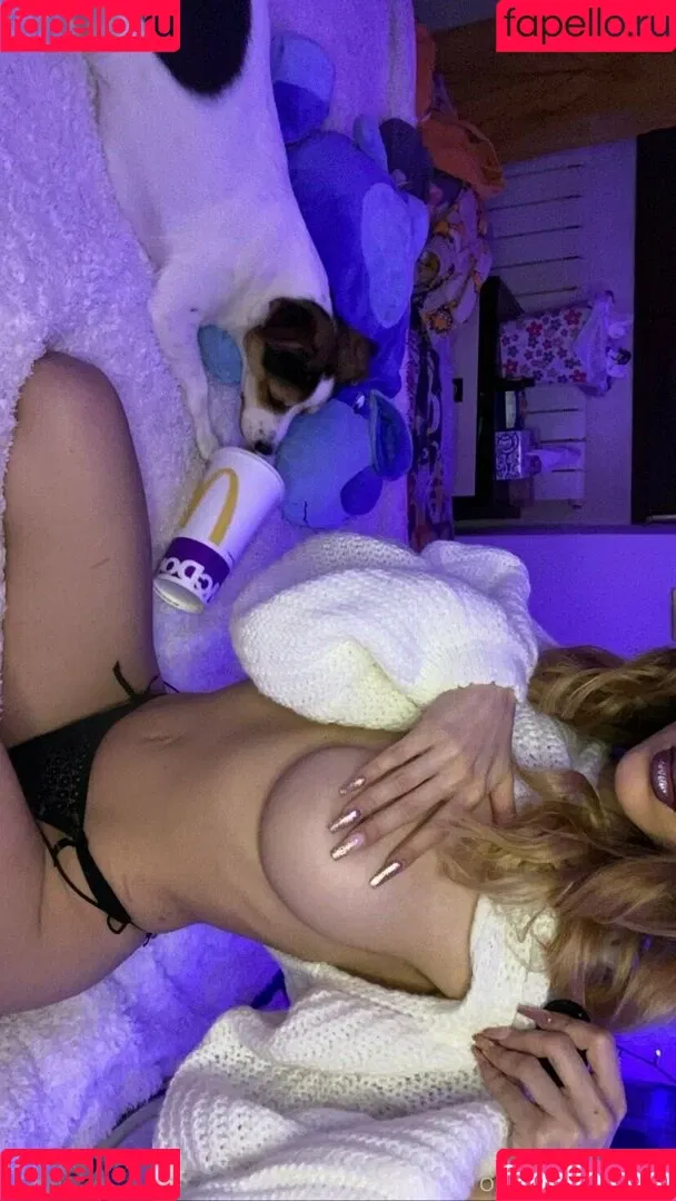 n0eml Onlyfans Photo Gallery 