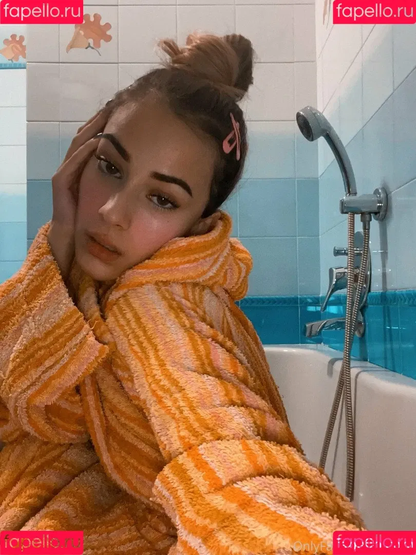 n0eml Onlyfans Photo Gallery 