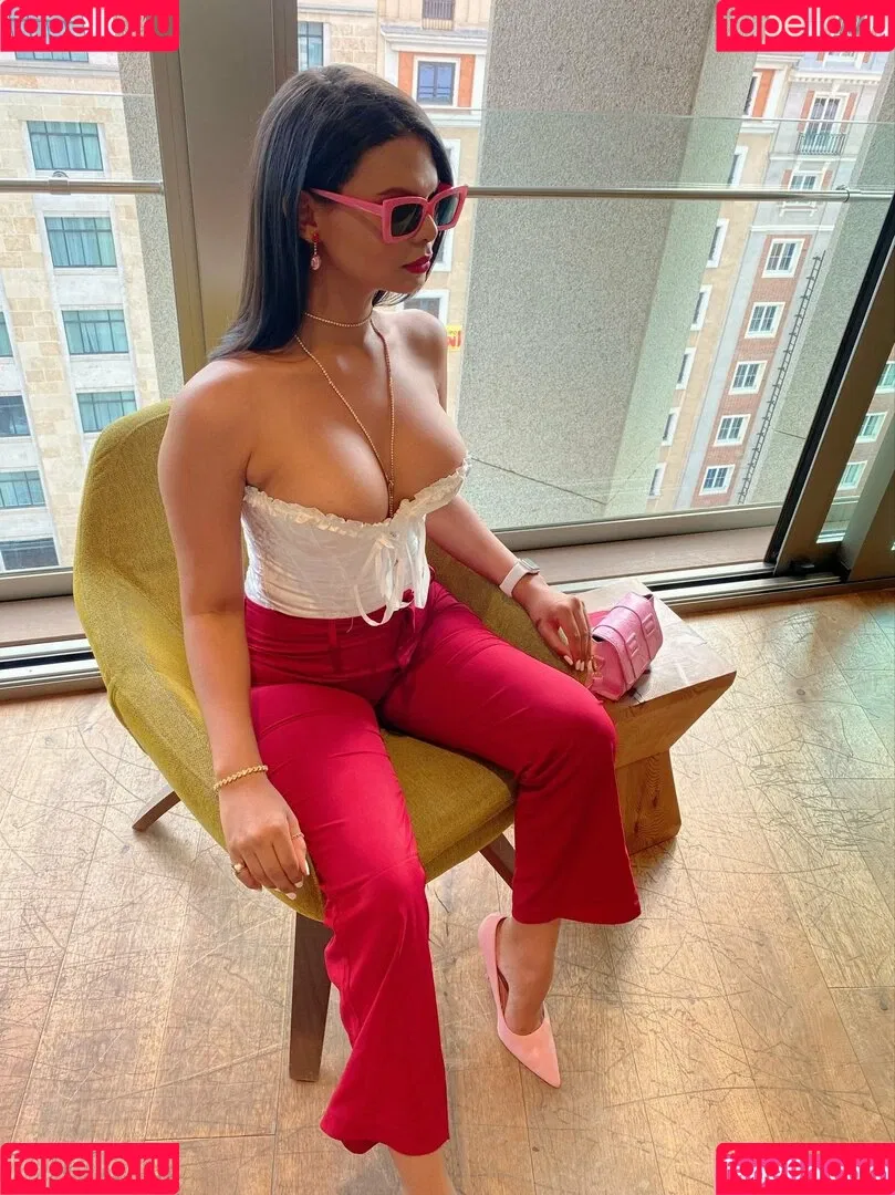 bellapussy25 Onlyfans Photo Gallery 