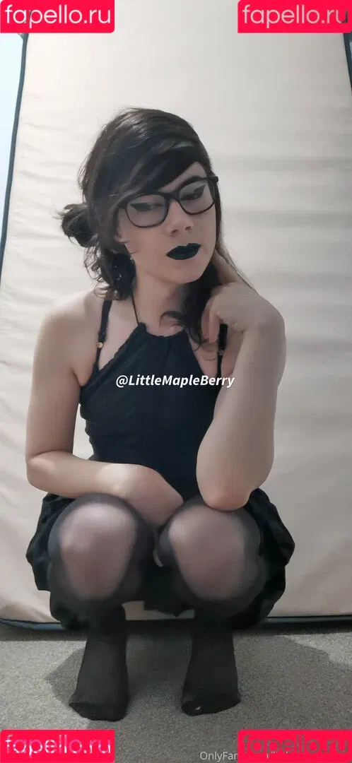 LittleMapleBerry Onlyfans Photo Gallery 