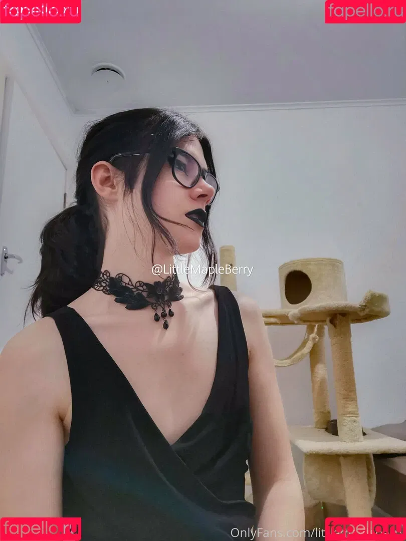 LittleMapleBerry Onlyfans Photo Gallery 