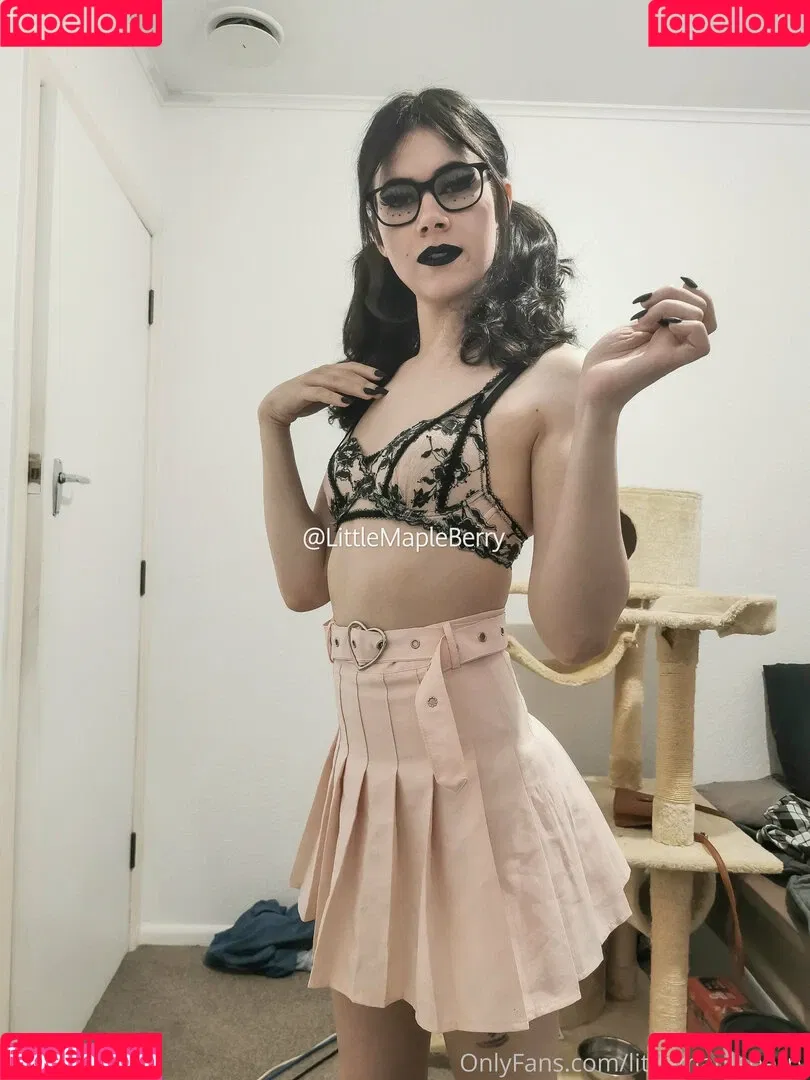 LittleMapleBerry Onlyfans Photo Gallery 