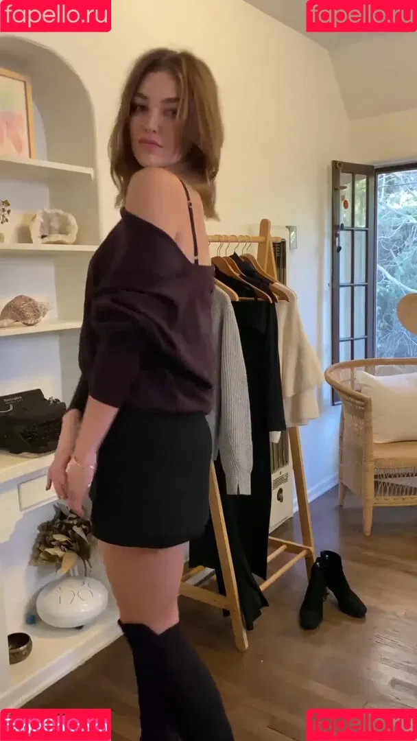 Lili Simmons Onlyfans Photo Gallery 